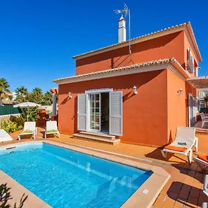 Villa By, Pêra